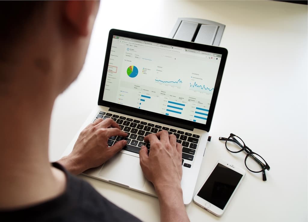 DOOH Advertising Explained: The Complete Guide for Modern Marketers